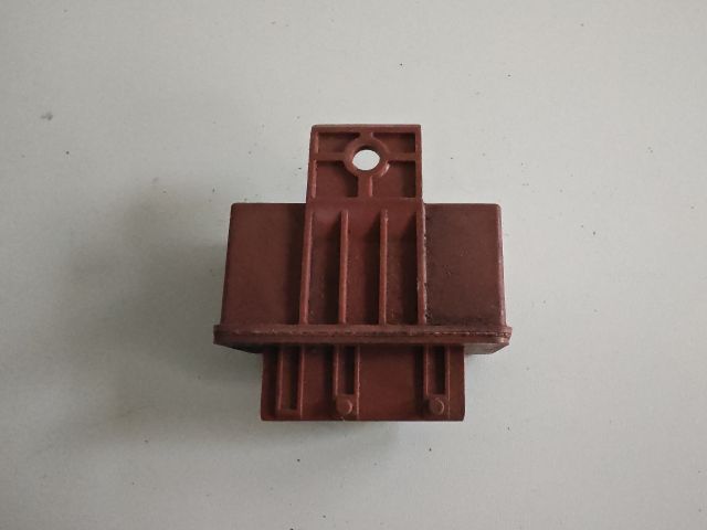 bontott SUZUKI GRAND VITARA Üzemanyag Szivattyú Relé