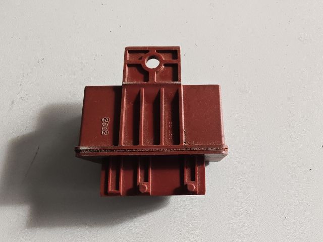 bontott SUZUKI GRAND VITARA Üzemanyag Szivattyú Relé