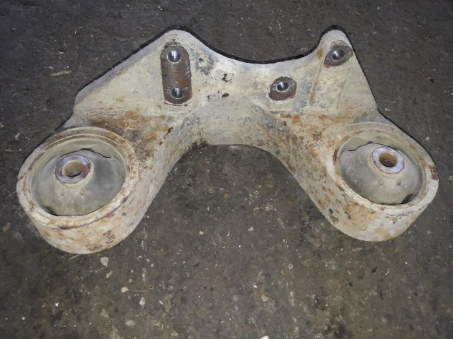 bontott SUZUKI GRAND VITARA Motor Tartó Bak (Pozíciófüggetlen)