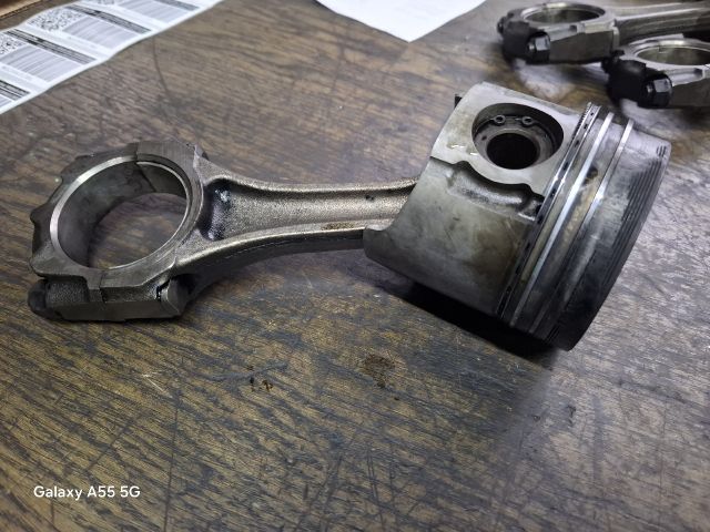 bontott SUZUKI GRAND VITARA Dugattyú és Hajtókar