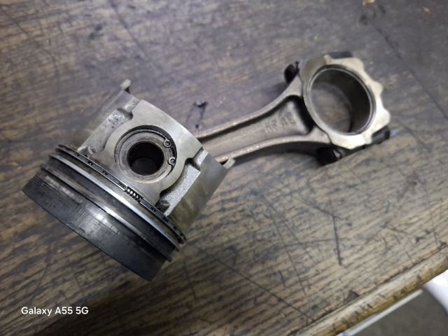 bontott SUZUKI GRAND VITARA Dugattyú és Hajtókar