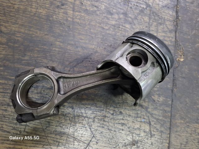 bontott SUZUKI GRAND VITARA Dugattyú és Hajtókar