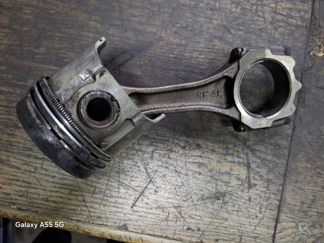 bontott SUZUKI GRAND VITARA Dugattyú és Hajtókar