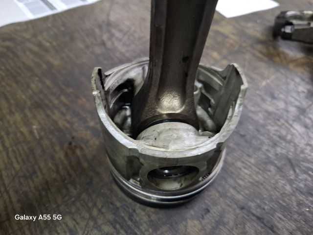 bontott SUZUKI GRAND VITARA Dugattyú és Hajtókar