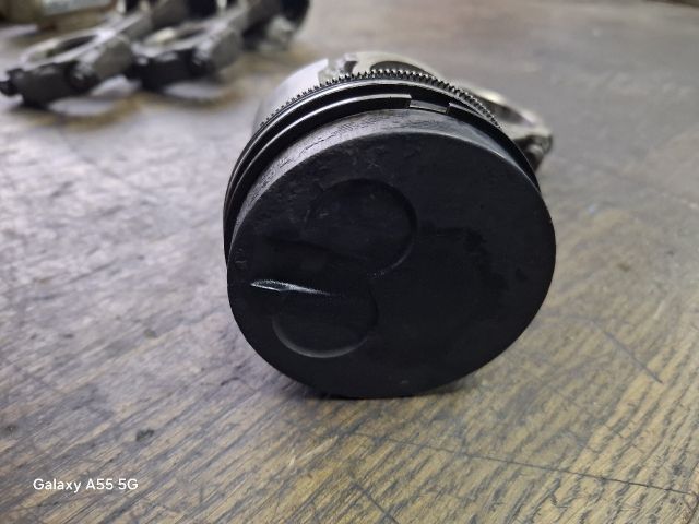 bontott SUZUKI GRAND VITARA Dugattyú és Hajtókar