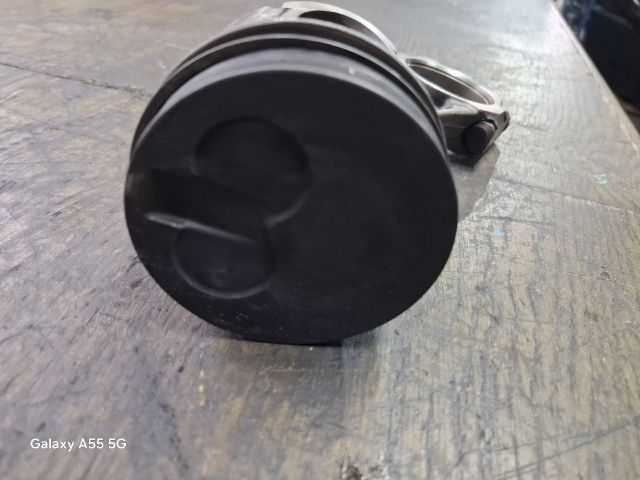 bontott SUZUKI GRAND VITARA Dugattyú és Hajtókar