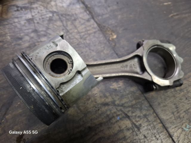 bontott SUZUKI GRAND VITARA Dugattyú és Hajtókar