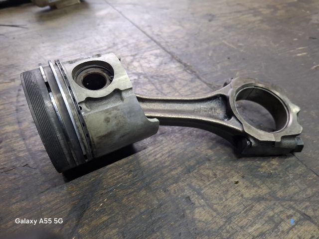 bontott SUZUKI GRAND VITARA Dugattyú és Hajtókar