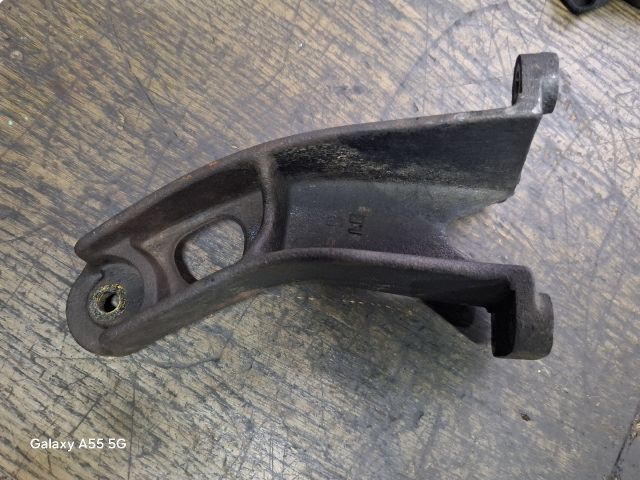 bontott SUZUKI GRAND VITARA Motor Tartó Bak Bal