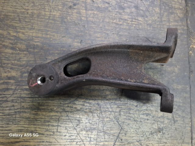 bontott SUZUKI GRAND VITARA Motor Tartó Bak Jobb