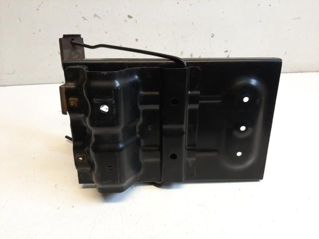 bontott SUZUKI GRAND VITARA Akkumulátor Tartó