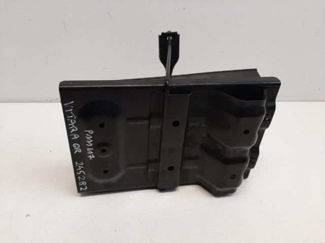 bontott SUZUKI GRAND VITARA Akkumulátor Tartó