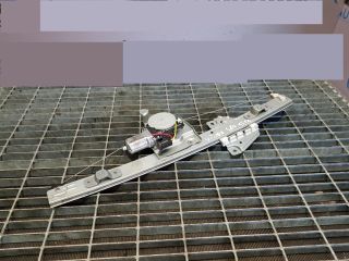 bontott SUZUKI GRAND VITARA Bal első Ablakemelő Szerkezet (Elektromos)