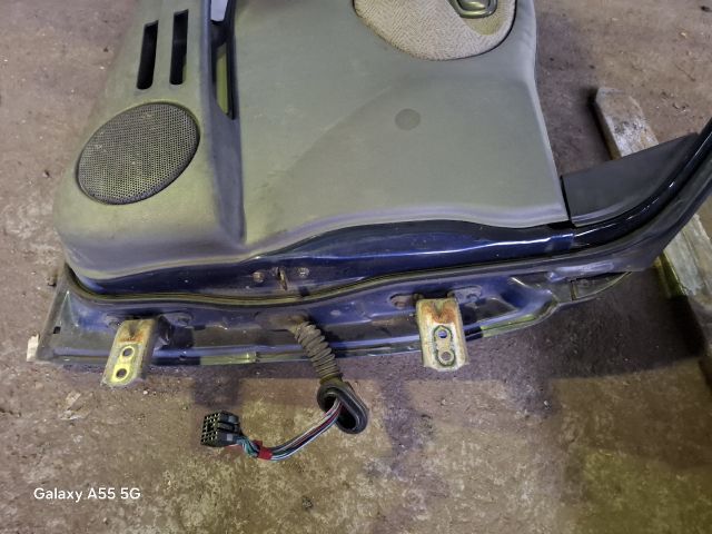 bontott SUZUKI GRAND VITARA Bal első Ajtó (Részeivel)