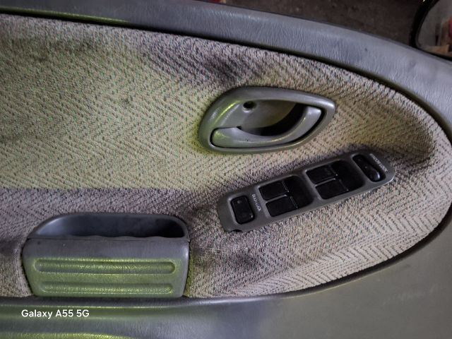 bontott SUZUKI GRAND VITARA Bal első Ajtó (Részeivel)