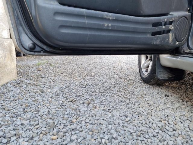 bontott SUZUKI GRAND VITARA Bal első Ajtó (Üres lemez)