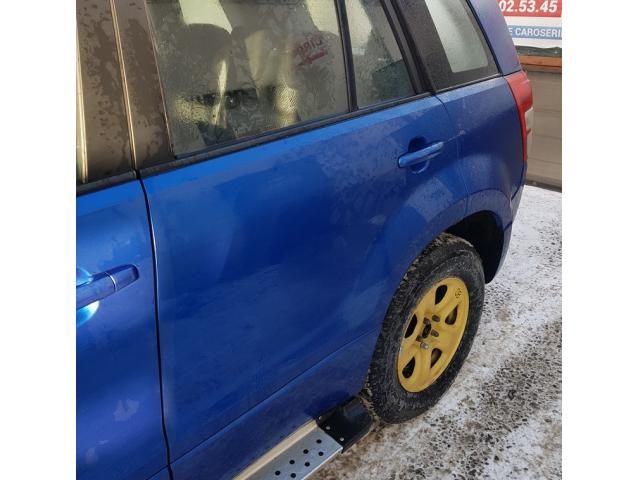 bontott SUZUKI GRAND VITARA Bal hátsó Ajtó Díszléc