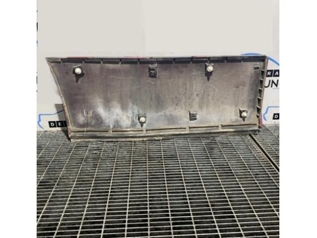 bontott SUZUKI GRAND VITARA Bal hátsó Ajtó Díszléc