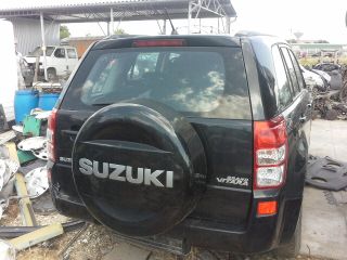 bontott SUZUKI GRAND VITARA Bal hátsó Ajtó (Részeivel)