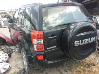 bontott SUZUKI GRAND VITARA Bal hátsó Ajtó (Részeivel)