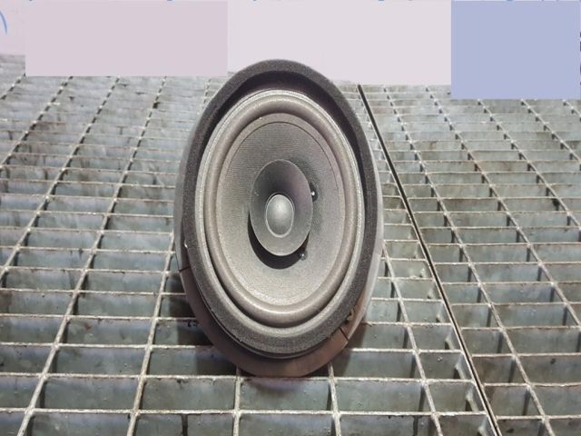 bontott SUZUKI GRAND VITARA Bal hátsó Hangszóró