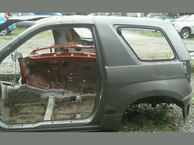 bontott SUZUKI GRAND VITARA Bal hátsó Negyed Karosszéria Csomag