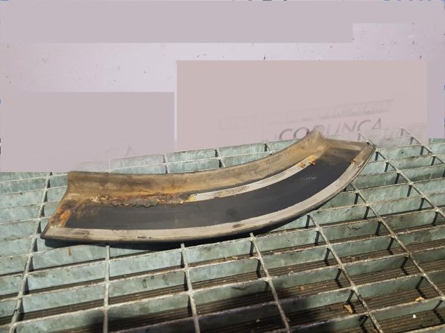 bontott SUZUKI GRAND VITARA Bal hátsó Sárvédő Díszléc