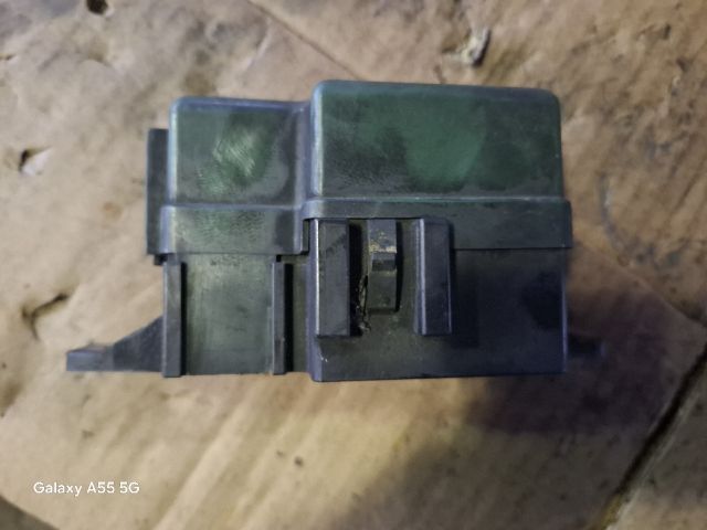 bontott SUZUKI GRAND VITARA Biztosítéktábla Csomagtér