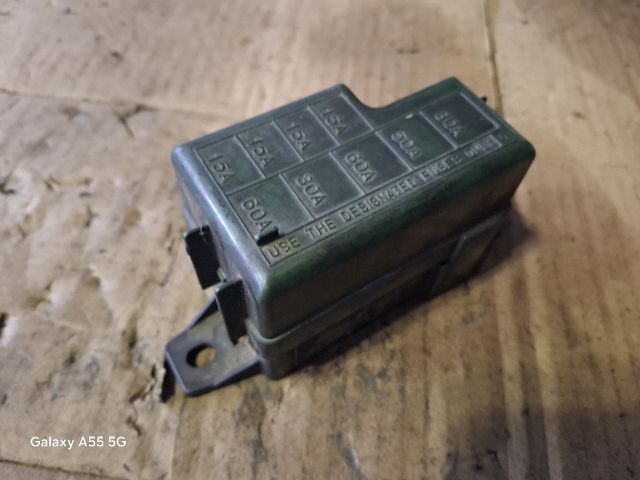 bontott SUZUKI GRAND VITARA Biztosítéktábla Csomagtér