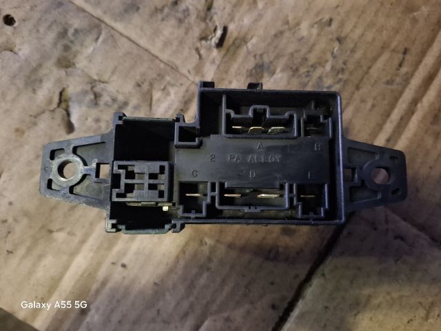 bontott SUZUKI GRAND VITARA Biztosítéktábla Csomagtér