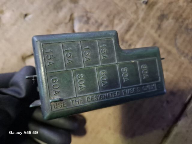 bontott SUZUKI GRAND VITARA Biztosítéktábla Csomagtér