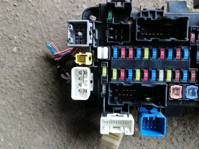 bontott SUZUKI GRAND VITARA Biztosítéktábla Utastér