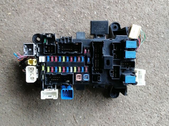 bontott SUZUKI GRAND VITARA Biztosítéktábla Utastér