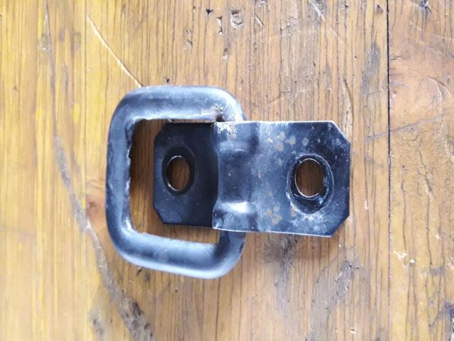 bontott SUZUKI GRAND VITARA Csomagrögzítő