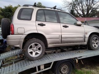 bontott SUZUKI GRAND VITARA Csomagtérajtó Burkolat (Részeivel)