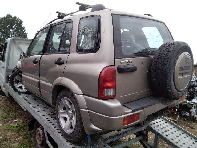 bontott SUZUKI GRAND VITARA Csomagtérajtó Burkolat (Részeivel)