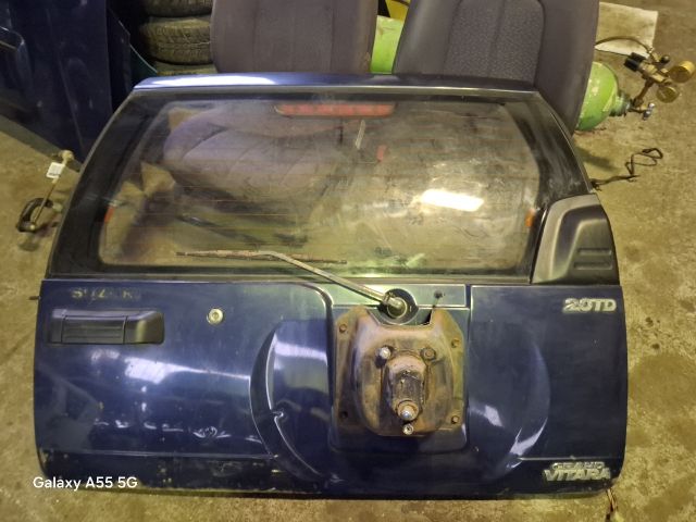 bontott SUZUKI GRAND VITARA Csomagtérajtó (Részeivel)