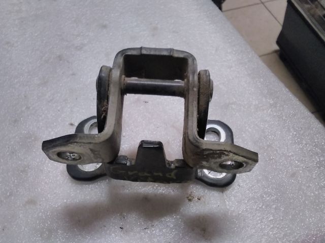 bontott SUZUKI GRAND VITARA Csomagtérajtó Zsanér