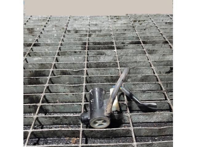 bontott SUZUKI GRAND VITARA Első Ablakmosó Szivattyú