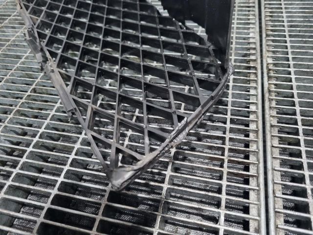 bontott SUZUKI GRAND VITARA Első Lökhárító Díszléc