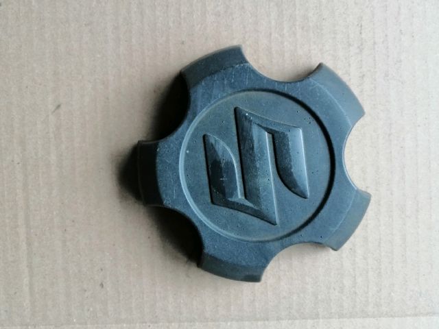 bontott SUZUKI GRAND VITARA Felniközép (1 db)