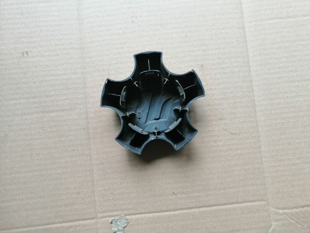 bontott SUZUKI GRAND VITARA Felniközép (1 db)