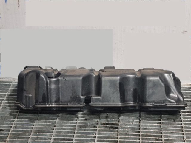 bontott SUZUKI GRAND VITARA Felső Hűtőburkolat