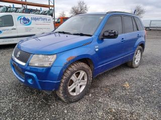 bontott SUZUKI GRAND VITARA Felső Hűtőburkolat