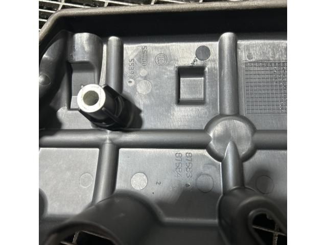 bontott SUZUKI GRAND VITARA Felső Hűtőburkolat