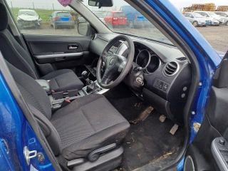 bontott SUZUKI GRAND VITARA Felső Hűtőburkolat