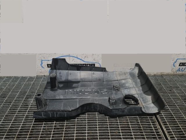 bontott SUZUKI GRAND VITARA Felső Hűtőburkolat