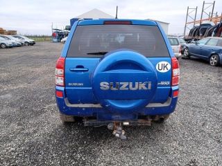 bontott SUZUKI GRAND VITARA Felső Hűtőburkolat