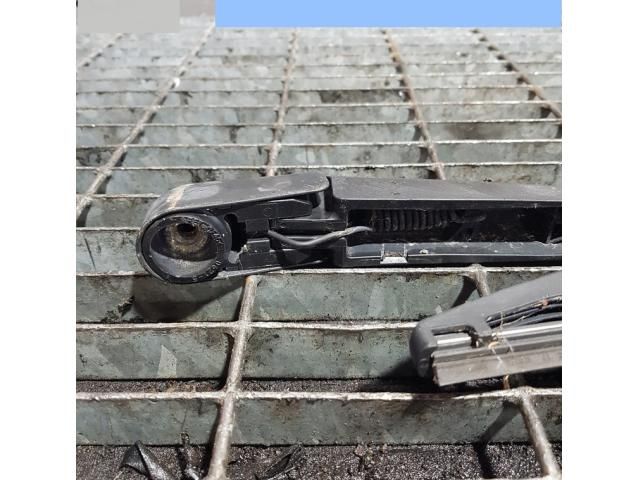 bontott SUZUKI GRAND VITARA Hátsó Ablaktörlő Kar