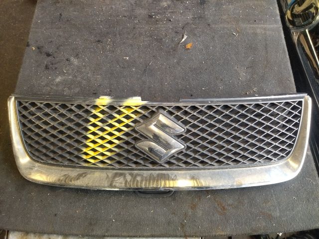 bontott SUZUKI GRAND VITARA Hűtőrács